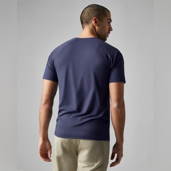 XL Rhône tee shirt casual and workout athletic shirt in navy blue - Picture 2 of 11